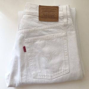 Levi’s Wedgie (White) Like New